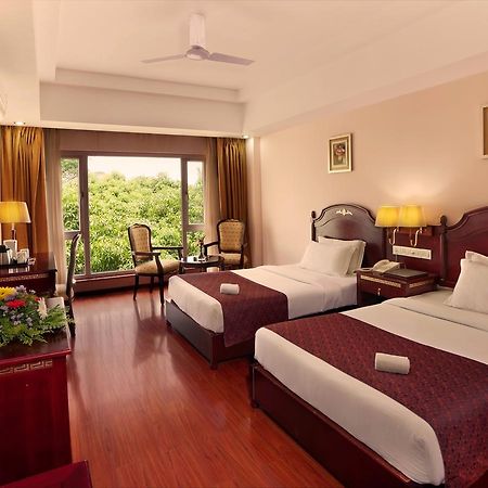 Mayur Aaditya Resort Dharwad Extérieur photo