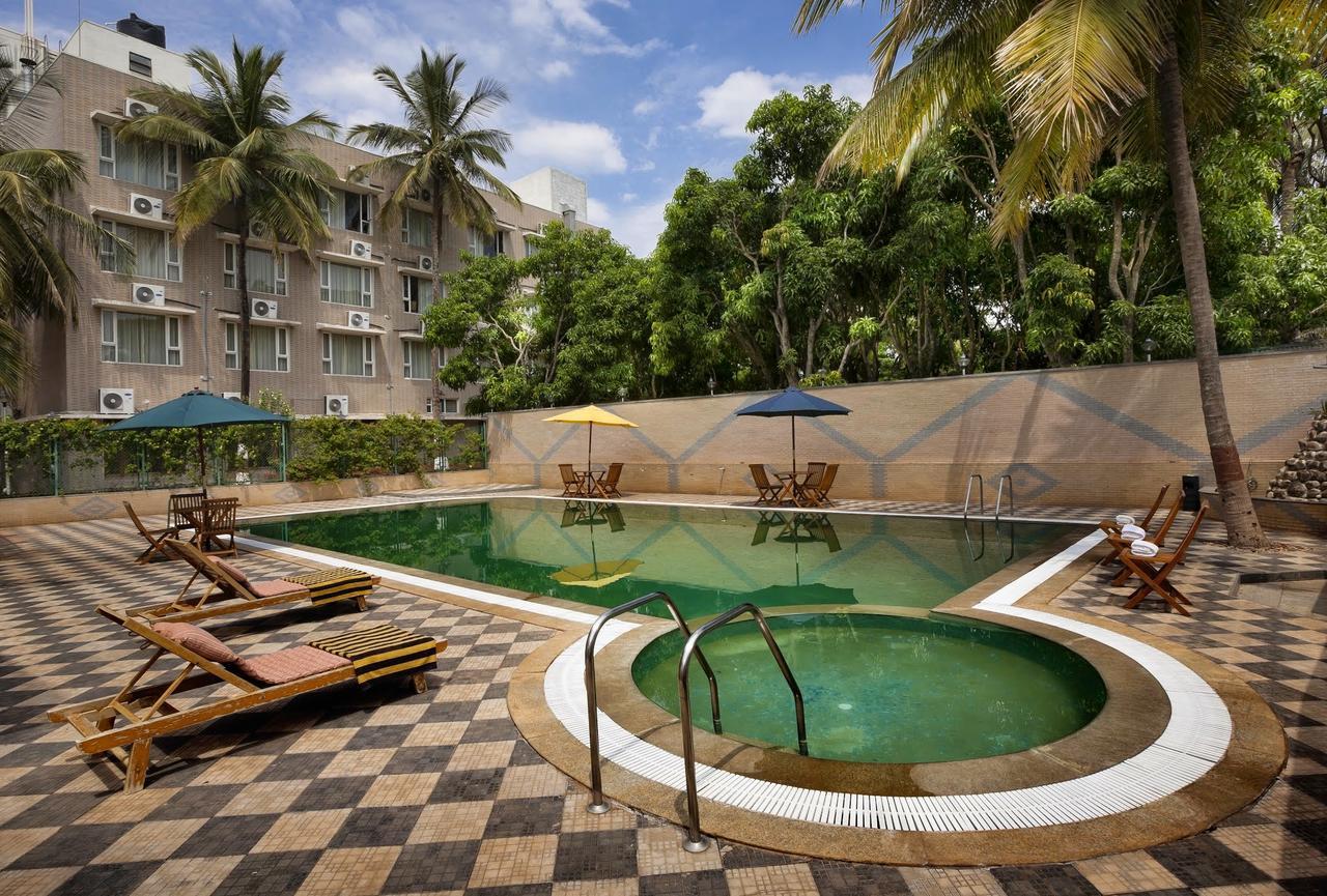 Mayur Aaditya Resort Dharwad Extérieur photo