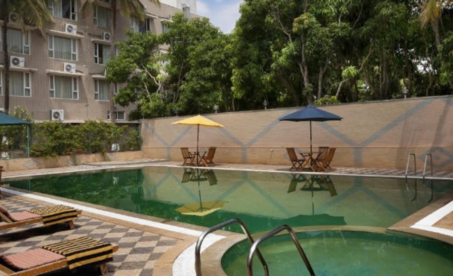 Mayur Aaditya Resort Dharwad Extérieur photo